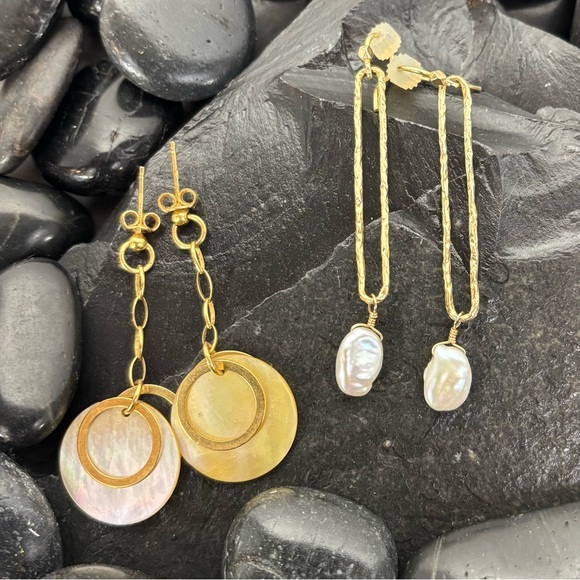 CAROLINA BUCCI 18k Gold Earrings w/ Mother of Pearl Drops - Picture 2 of 3